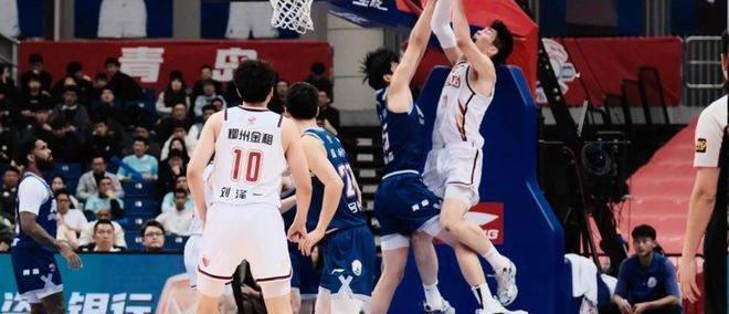 麻将胡了-进攻11中3、防守提款机！CBA最佳防守球员在NBA最大软肋(lē)是防守？