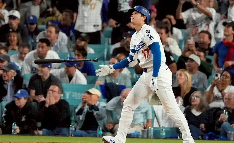 麻将胡了免费旋转-詹姆(mǔ)斯盛贊(zàn)库里：篮球界的“大谷翔平”